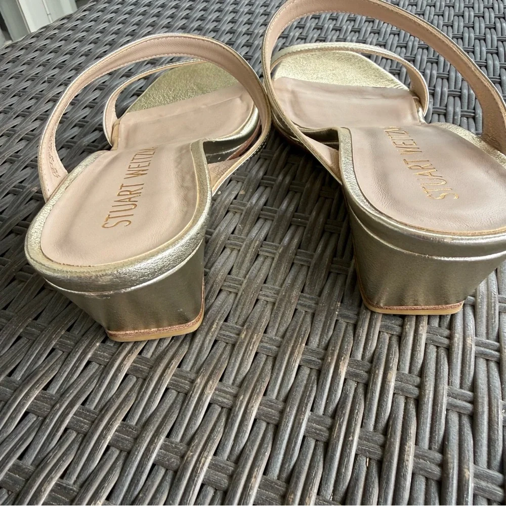 Stuart Weitzman Aleena gold, square toe wedge sandals - Picture 3 of 7